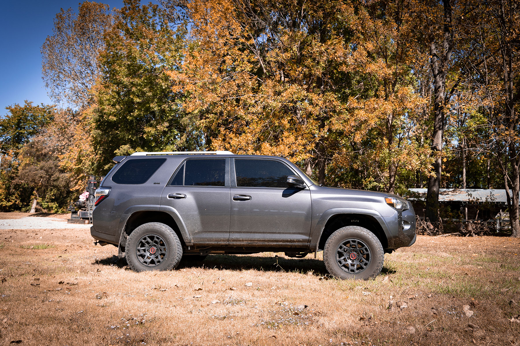 https://ewr1.vultrobjects.com/sema-data-images/DHTP/10-22-toyota-4runner-2in-kit-764red_1.jpg