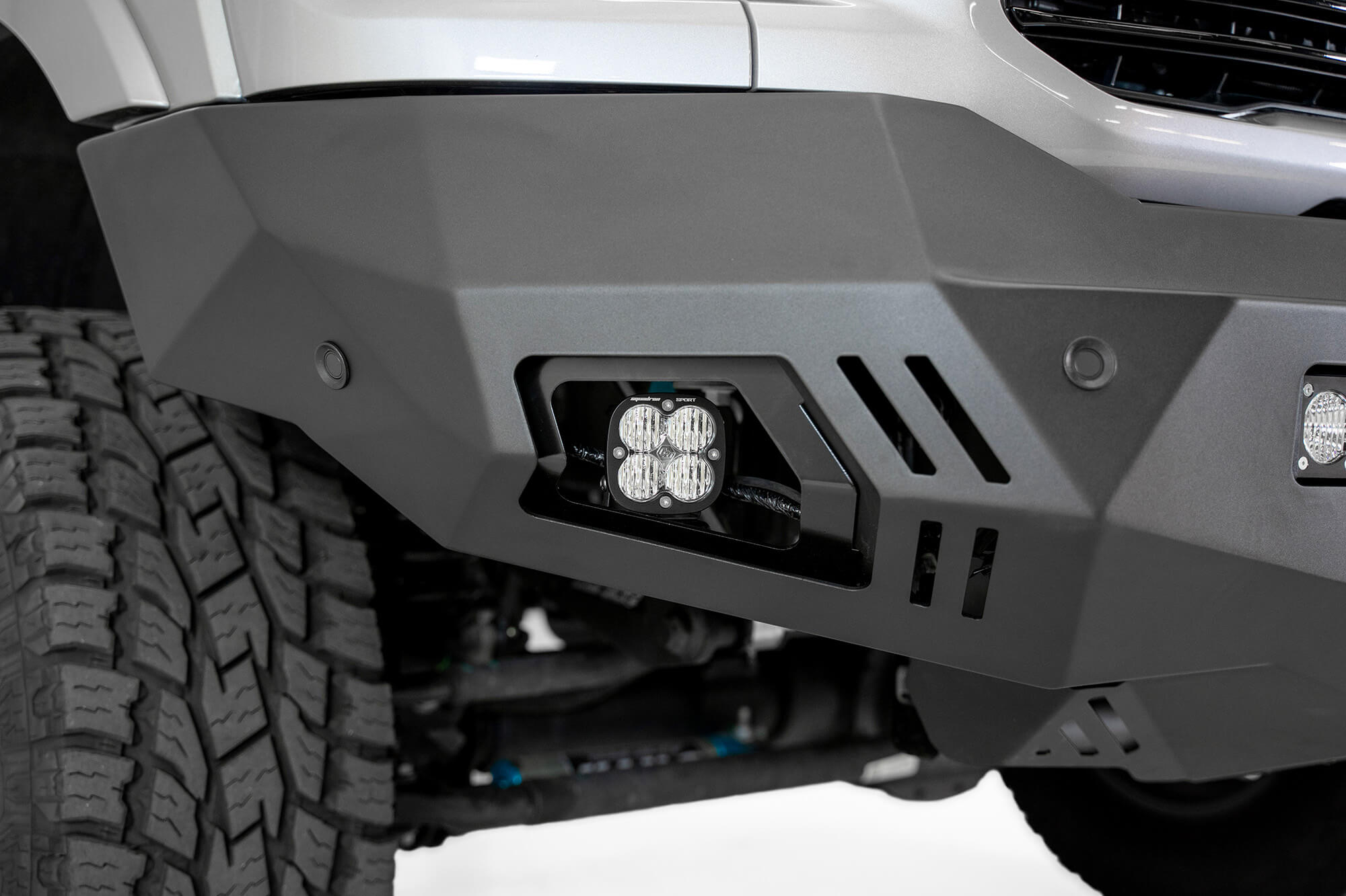 https://ewr1.vultrobjects.com/sema-data-images/GGVF/f561423030103.jpg