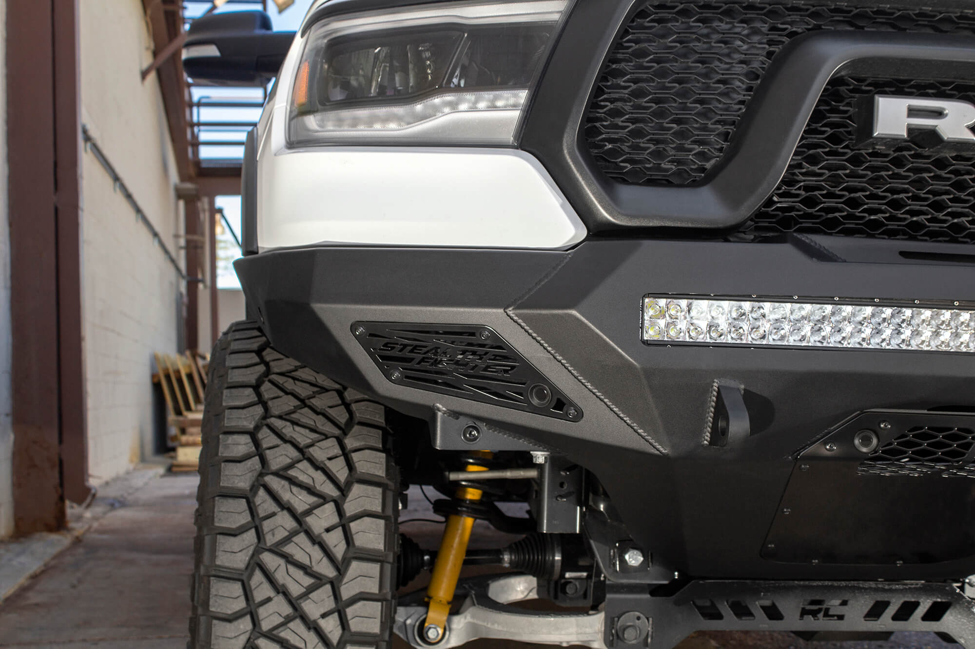 https://ewr1.vultrobjects.com/sema-data-images/GGVF/f611422770103.jpg