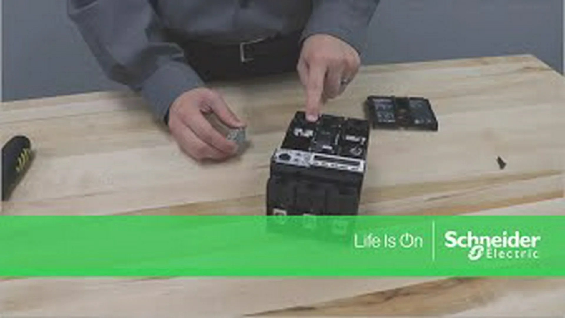 HDL36015, Circuit breaker, PowerPacT H, 15A, 3 pole, 600VAC, 14kA, lugs, thermal magnetic, 80%