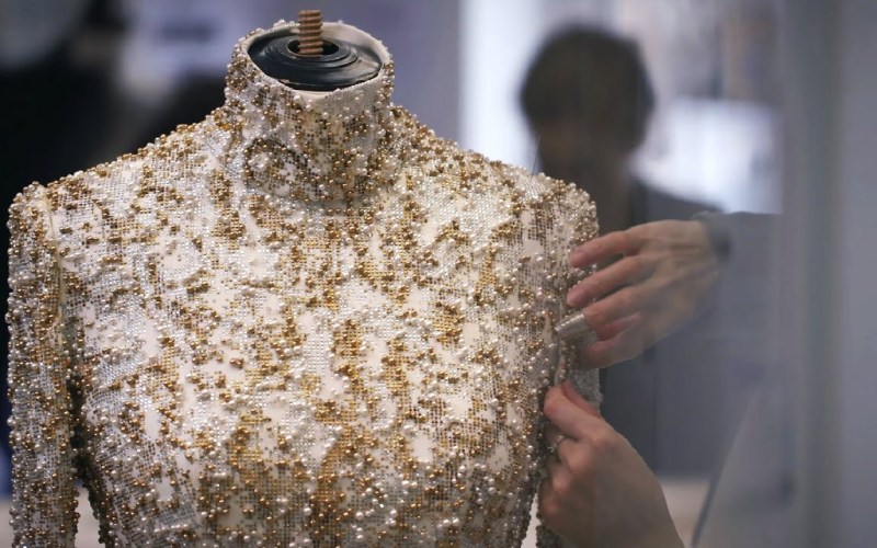 Savoir-faire of the Fall-Winter 2014/15 Haute Couture Collection ... Savoir-faire of the Fall-Winter 2014/15 Haute Couture Collection ...