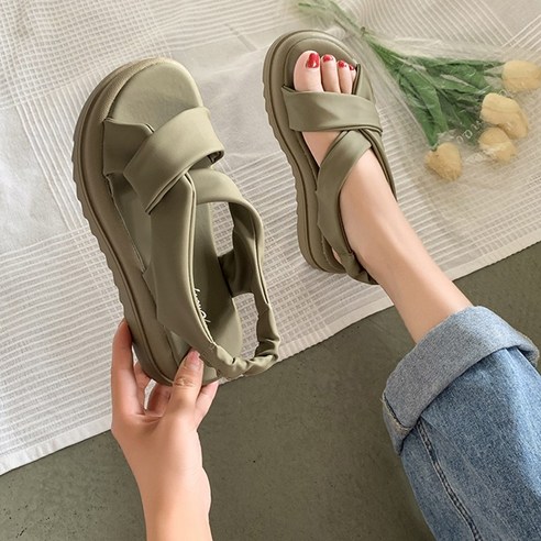 추천상품 키높이 발 편한 통굽 여름 샌들 소개 추천상품 키높이 발 편한 통굽 여름 샌들 소개