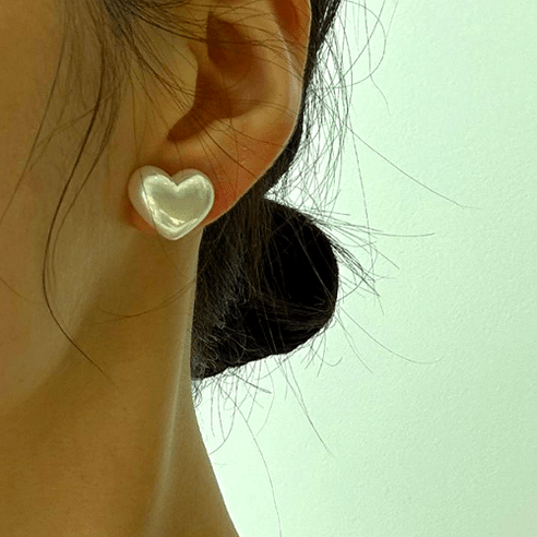 추천제품 여성용 볼록하트 진주귀걸이 데이트 웨딩 하객 본식 추천제품 여성용 볼록하트 진주귀걸이 데이트 웨딩 하객 본식