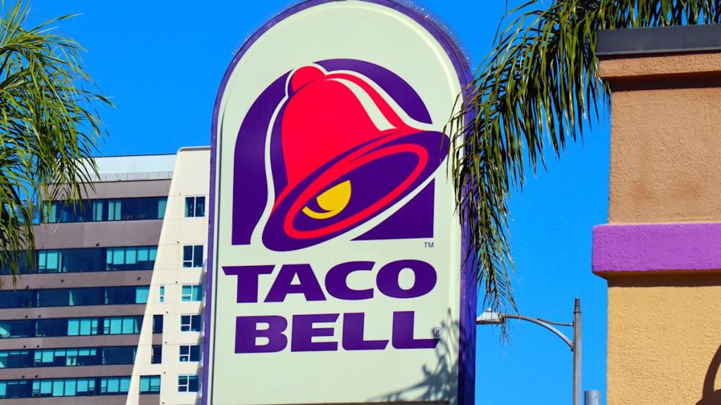 More Fast Food Chains Are Cancelling Onions Due To The E. Coli Outbreak More Fast Food Chains Are Cancelling Onions Due To The E. Coli Outbreak