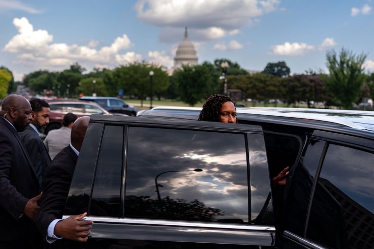 Trump revokes Kamala Harris’ extended Secret Service protection Trump revokes Kamala Harris’ extended Secret Service protection