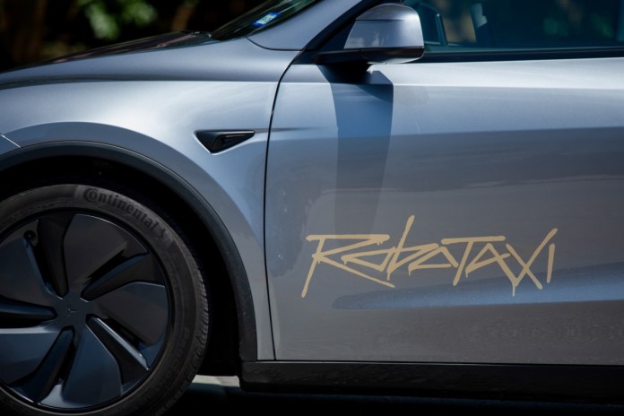 Tesla is already trying to expand its Robotaxi service to Arizona | TechCrunch