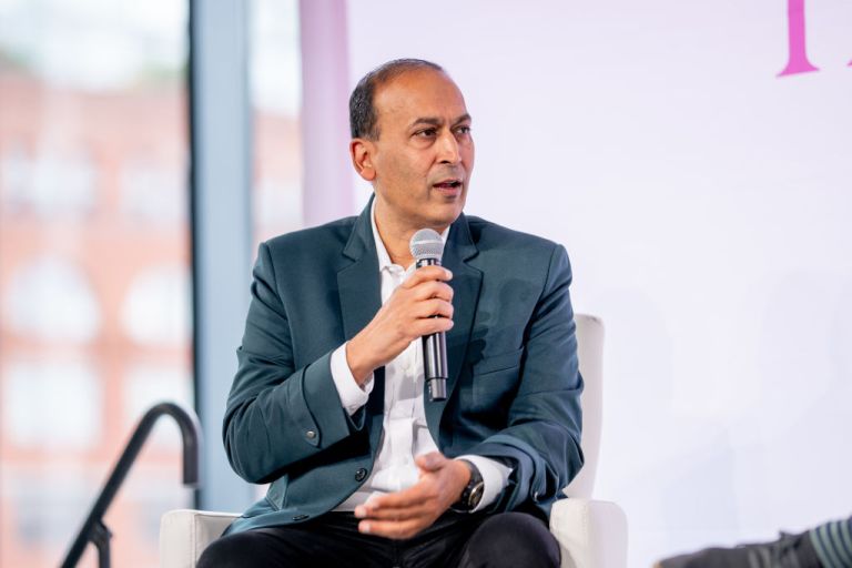 Poshmark CEO and founder to step down | TechCrunch Poshmark CEO and founder to step down | TechCrunch