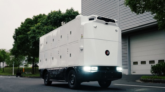 Robomart unveils new delivery robot with $3 flat fee to challenge DoorDash, Uber Eats | TechCrunch