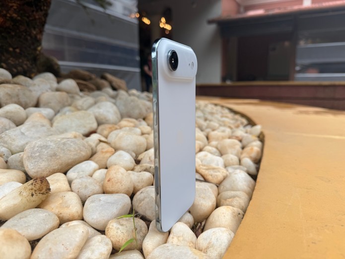 The iPhone Air is so light, I forgot it was in my pocket | TechCrunch