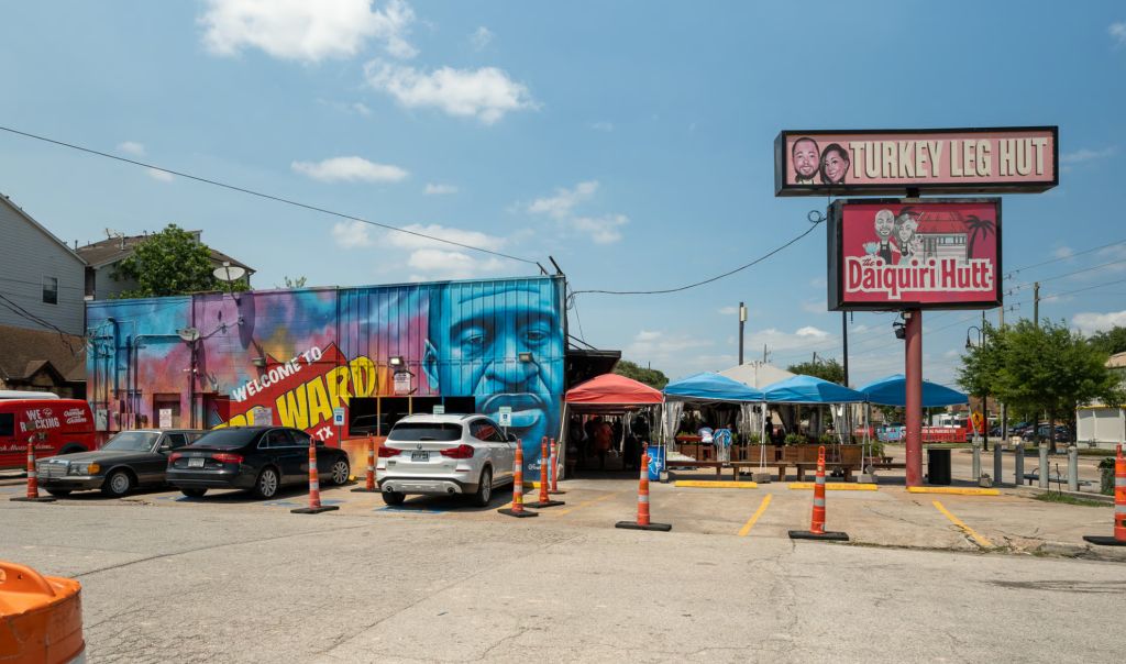 Turkey Leg Hut Founder Nakia Holmes Arrested in Kidnapping Case Turkey Leg Hut Founder Nakia Holmes Arrested in Kidnapping Case