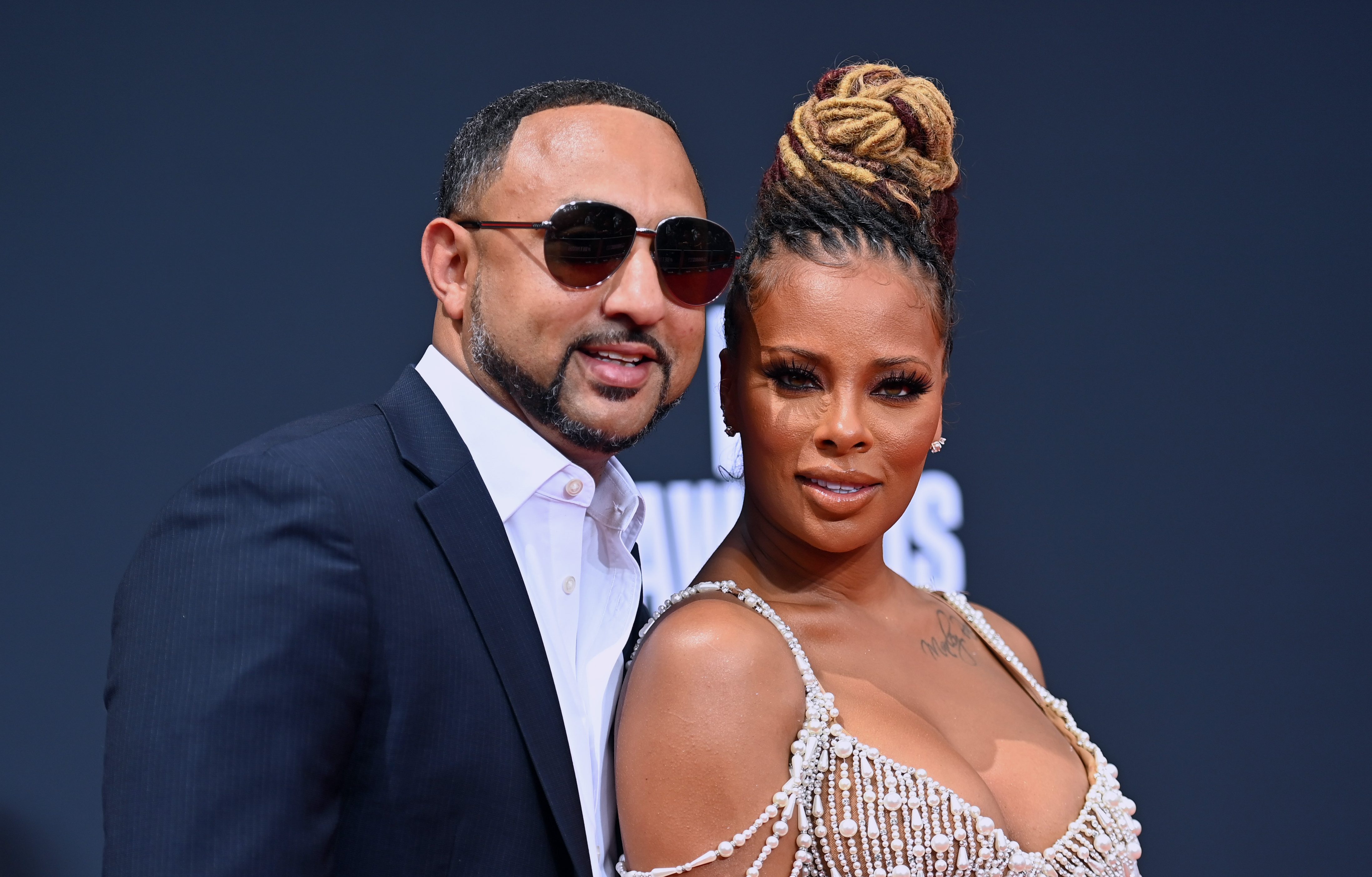 What’s Tea? Eva Marcille Gags Fans After Linking Up With Ex-Husband Michael Sterling At Essence Fest (VIDEO) | FROUSA Media