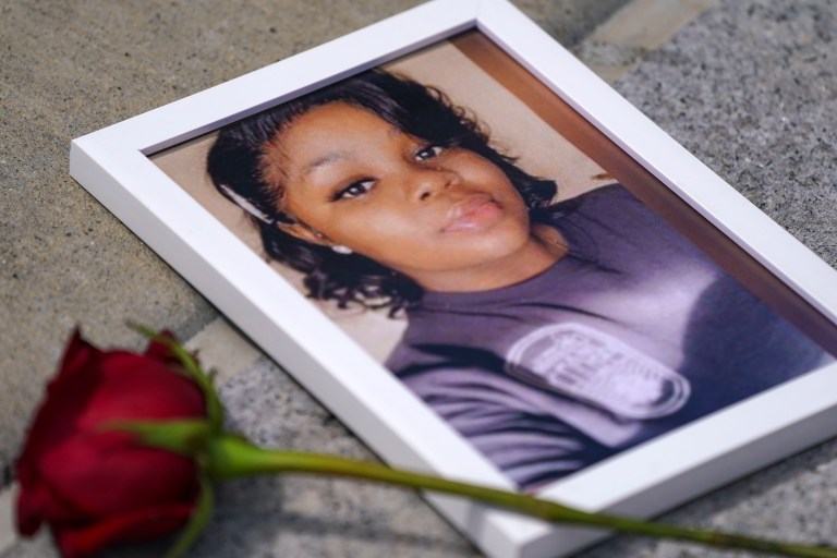 Feds Recommend Shockingly Short Sentence For Officer Convicted In Breonna Taylor Case (UPDATE) Feds Recommend Shockingly Short Sentence For Officer Convicted In Breonna Taylor Case (UPDATE)