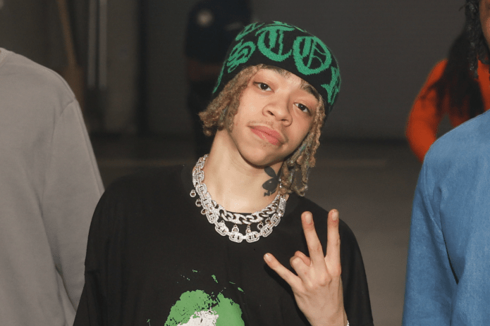 Chile! King Harris Blessed The Timeline With A New Family Pic That’s Got Everyone Talking (PHOTO)