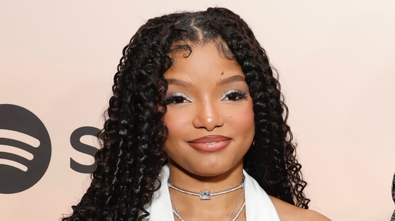 Date Night Vibes! Halle Bailey Is Spotted Out With New Boo At Restaurant In Los Angeles (EXCLUSIVE VIDEO) Date Night Vibes! Halle Bailey Is Spotted Out With New Boo At Restaurant In Los Angeles (EXCLUSIVE VIDEO)
