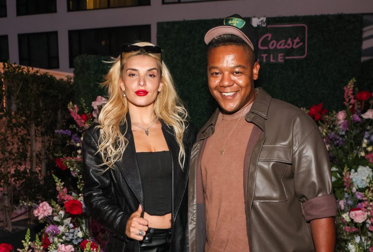 Issa Bae Watch! Disney Star Kyle Massey & His Fiancée Hana Giraldo Break The Internet With Beachside Flicks (PHOTOS) Issa Bae Watch! Disney Star Kyle Massey & His Fiancée Hana Giraldo Break The Internet With Beachside Flicks (PHOTOS)