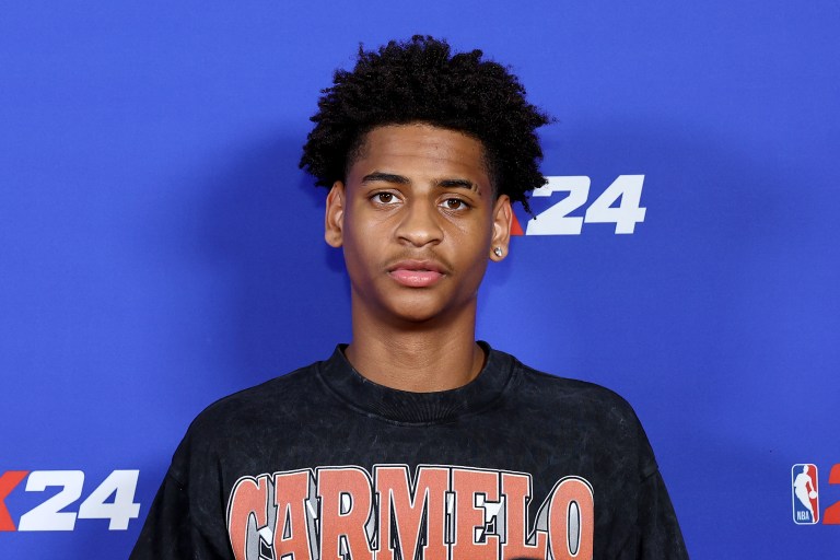 Kiyan Anthony Responds To Backlash Over Age Gap With Girlfriend Angel Bradley (WATCH) Kiyan Anthony Responds To Backlash Over Age Gap With Girlfriend Angel Bradley (WATCH)
