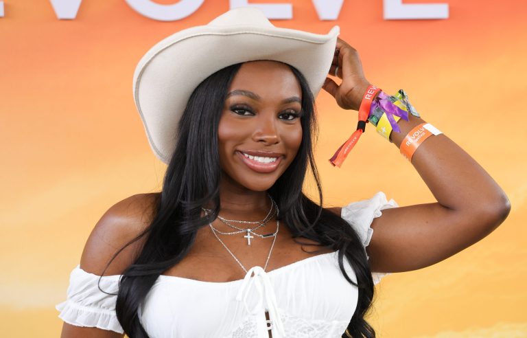 No Love Off Island? Social Media Reacts After JaNa Craig Shares How She’s Feeling Following Kenny Rodriguez Split (VIDEOS) No Love Off Island? Social Media Reacts After JaNa Craig Shares How She’s Feeling Following Kenny Rodriguez Split (VIDEOS)