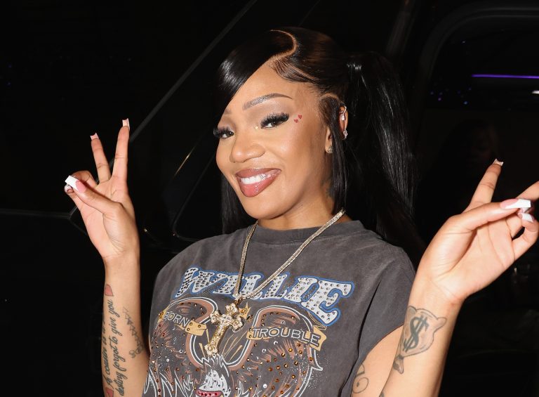 Snatched & Serving! GloRilla Has The Internet In A Chokehold With Her Fire Gym Selfie (PHOTO) Snatched & Serving! GloRilla Has The Internet In A Chokehold With Her Fire Gym Selfie (PHOTO)