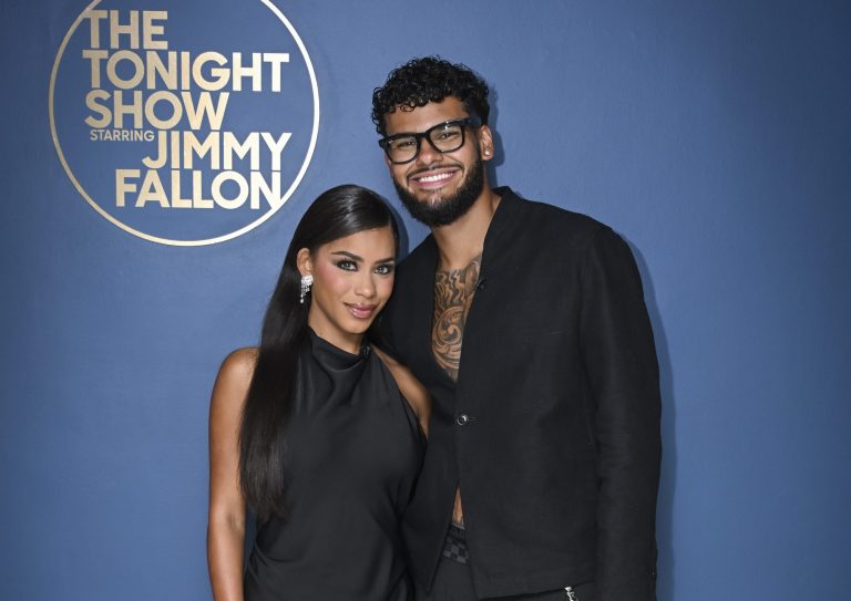 Issa Wrap! ‘Love Island USA’ Winners Amaya Espinal & Bryan Arenales Call It Quits Days After Season 7 Reunion Issa Wrap! ‘Love Island USA’ Winners Amaya Espinal & Bryan Arenales Call It Quits Days After Season 7 Reunion