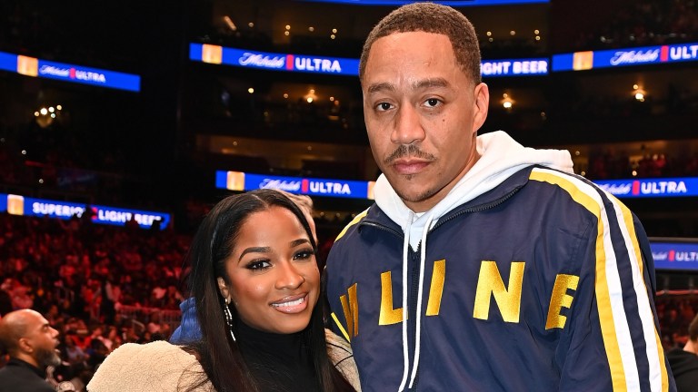 Robert Rushing Told Toya He Will “No Longer Be Available” Once NFL Season Starts & Her Reaction Has The Internet Crackin’ UP Robert Rushing Told Toya He Will “No Longer Be Available” Once NFL Season Starts & Her Reaction Has The Internet Crackin’ UP