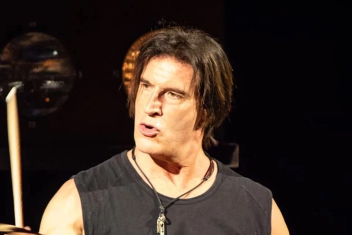 Alice in Chains’ Sean Kinney Returns to Stage at Ozzy + Black Sabbath Farewell Concert Alice in Chains’ Sean Kinney Returns to Stage at Ozzy + Black Sabbath Farewell Concert