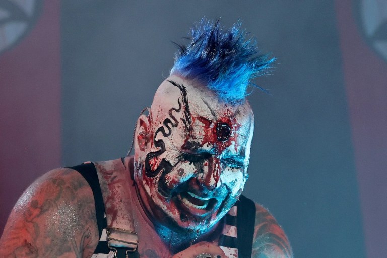 Mudvayne’s First New Song in 16 Years Is Out Now – Listen to ‘Hurt People Hurt People’ Mudvayne’s First New Song in 16 Years Is Out Now – Listen to ‘Hurt People Hurt People’