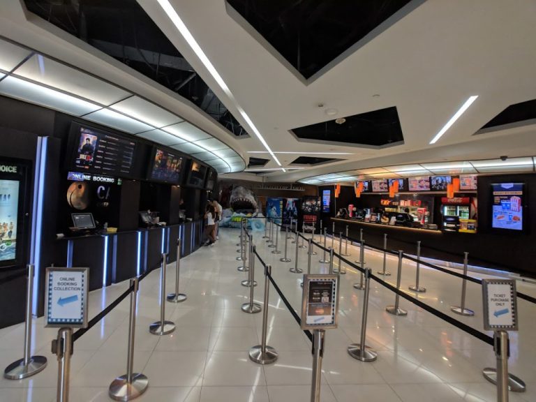Cathay Cineplexes is considering closing all outlets, how did the cinema giant lose its footing? Cathay Cineplexes is considering closing all outlets, how did the cinema giant lose its footing?