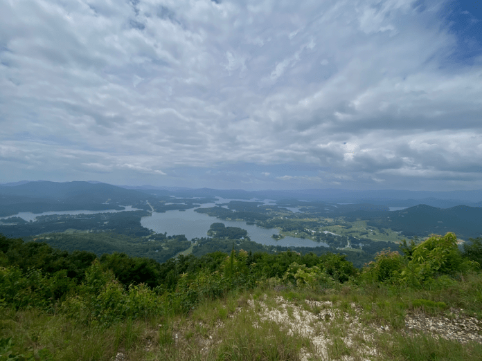 DeBriefed 5 September 2025: Pakistan floods hit 1.8m people; UK ‘eco-populism’; How warming threatens a man-made lake – Carbon Brief