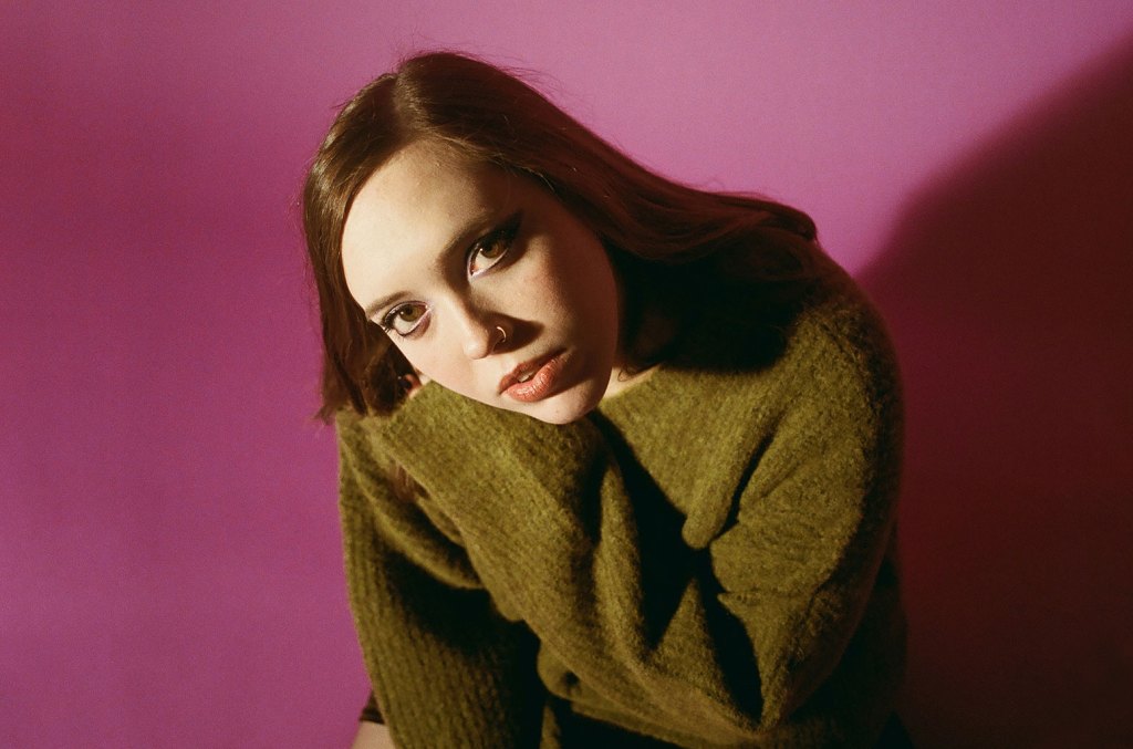 Soccer Mommy Covers Pavement’s ‘Gold Soundz’ for ‘Like a Version’ | FROUSA Media Soccer Mommy Covers Pavement’s ‘Gold Soundz’ for ‘Like a Version’ | FROUSA Media