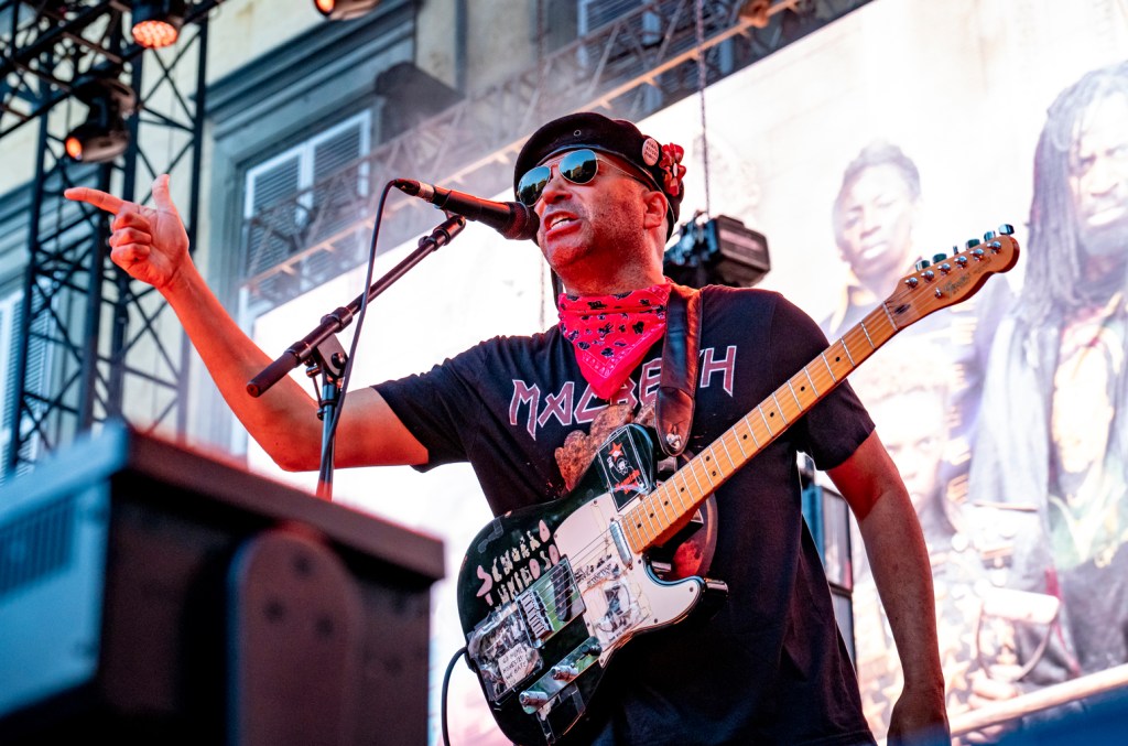 ‘If You Support Anything, Let It Be Justice’: Tom Morello Talks ICE Protest Song ‘Pretend You Remember Me’ | FROUSA Media ‘If You Support Anything, Let It Be Justice’: Tom Morello Talks ICE Protest Song ‘Pretend You Remember Me’ | FROUSA Media