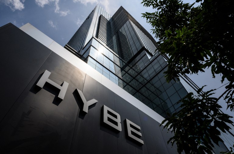 HYBE vs. Min Hee-jin: Police Drop Criminal Complaints as Conflict Enters New Phase HYBE vs. Min Hee-jin: Police Drop Criminal Complaints as Conflict Enters New Phase