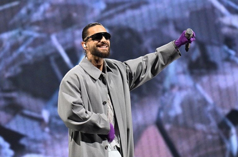 Maluma Stops Show to Scold Audience Member for Bringing Along Baby Without Earplugs Maluma Stops Show to Scold Audience Member for Bringing Along Baby Without Earplugs