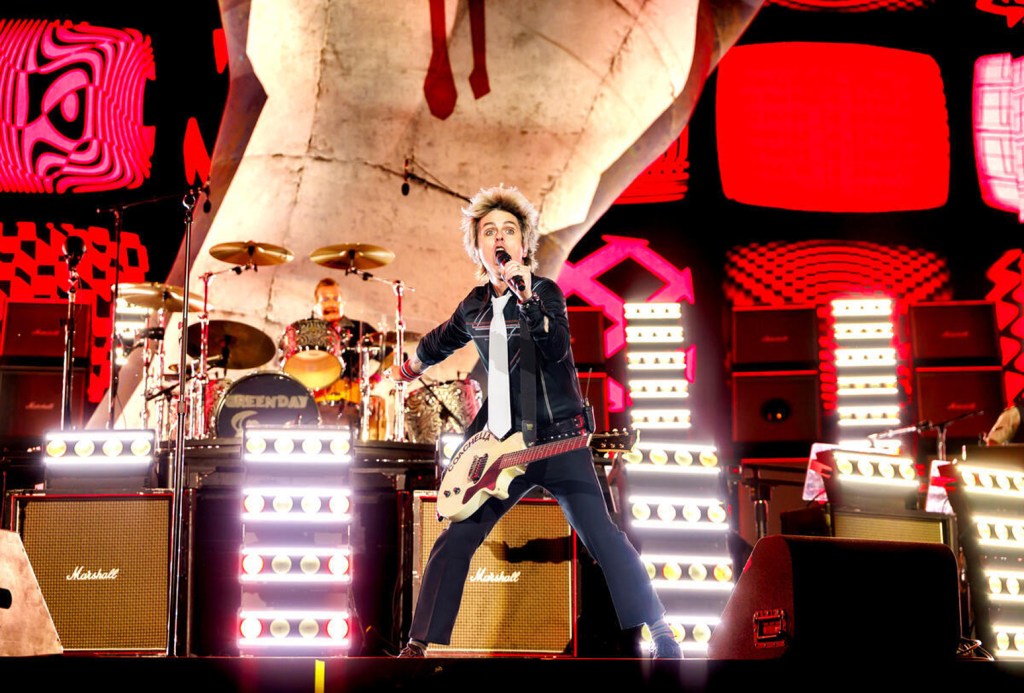 Green Day’s Billie Joe Armstrong Celebrates 4th of July With ‘F–k Donald Trump’ Chant in Belgium | FROUSA Media