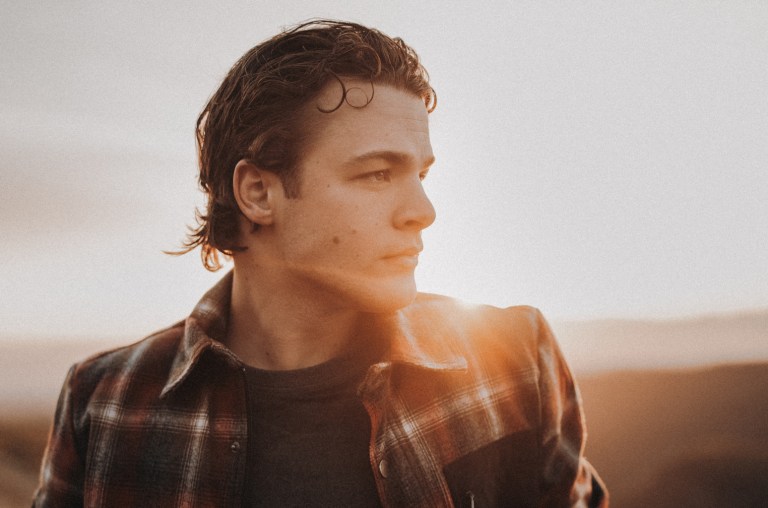 Max McNown Expands ‘Night Diving’ With 11 New Songs: Stream It Now Max McNown Expands ‘Night Diving’ With 11 New Songs: Stream It Now