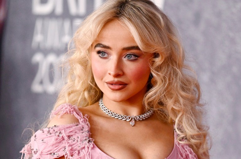 Sabrina Carpenter Reveals ‘Man’s Best Friend’ Tracklist via Golden Retriever Sabrina Carpenter Reveals ‘Man’s Best Friend’ Tracklist via Golden Retriever