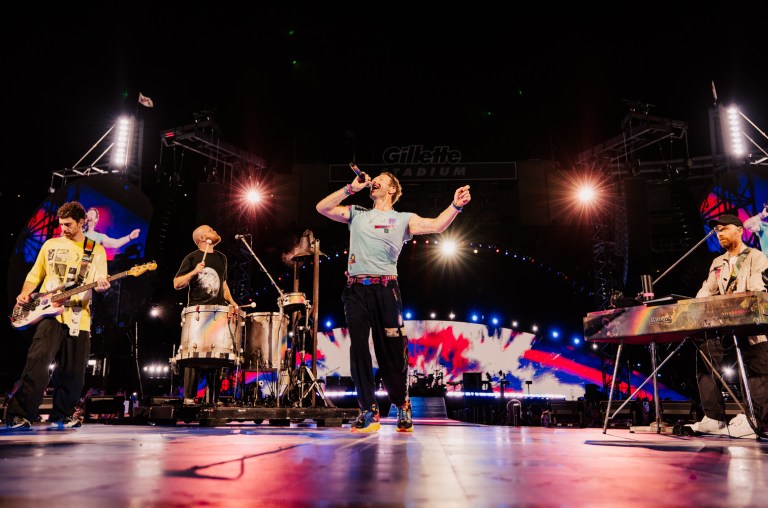Coldplay’s Chris Martin Doubles-Down on Kiss Cam After Astronomer Disaster: ‘Life Throws You Lemons and You’ve Got to Make Lemonade’ Coldplay’s Chris Martin Doubles-Down on Kiss Cam After Astronomer Disaster: ‘Life Throws You Lemons and You’ve Got to Make Lemonade’
