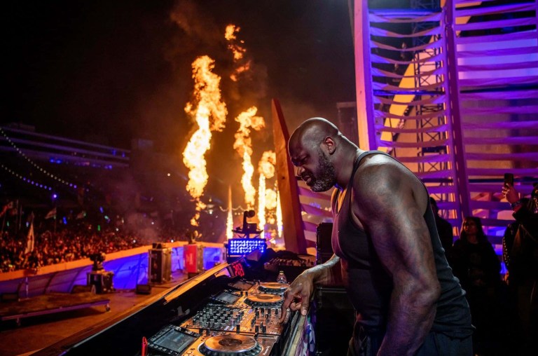 Shaquille O’Neil Breaks Down Each Track and Feature On His New EP & Dubs One Collaborator ‘The Bass Music Steph Curry’ Shaquille O’Neil Breaks Down Each Track and Feature On His New EP & Dubs One Collaborator ‘The Bass Music Steph Curry’