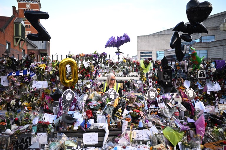 Ozzy Osbourne Floral Tributes From Black Sabbath Bridge Mulched For Spreading on Rocker’s Final Resting Place Ozzy Osbourne Floral Tributes From Black Sabbath Bridge Mulched For Spreading on Rocker’s Final Resting Place