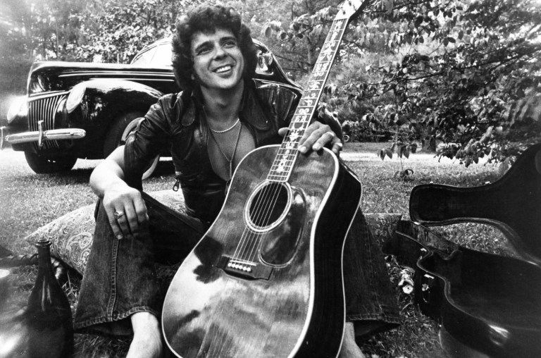 Bobby Whitlock, Co-Founder of Derek and the Dominos, Dies at 77 Bobby Whitlock, Co-Founder of Derek and the Dominos, Dies at 77