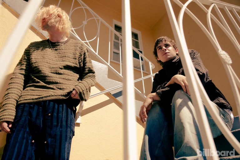 With a No. 1 In Their Pockets, Royel Otis Hit Us With ‘Hickey’ With a No. 1 In Their Pockets, Royel Otis Hit Us With ‘Hickey’