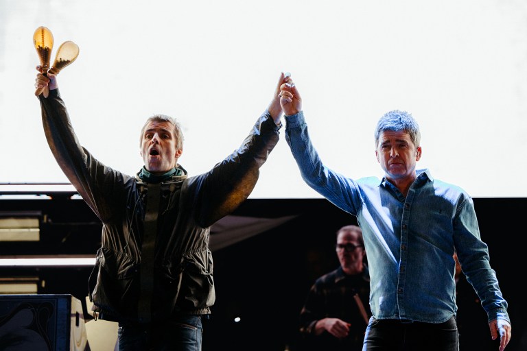 Oasis Blast Chicago Fans With Sonic Overload at First U.S. Reunion Show: ‘We Invented All This Madness’ Oasis Blast Chicago Fans With Sonic Overload at First U.S. Reunion Show: ‘We Invented All This Madness’