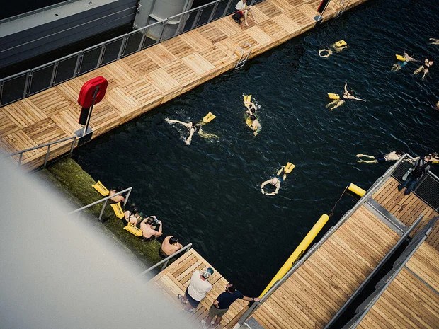 Parisians take a plunge in the Seine River after century-long ban | FROUSA Media | FROUSA Media | FROUSA Media Parisians take a plunge in the Seine River after century-long ban | FROUSA Media | FROUSA Media | FROUSA Media