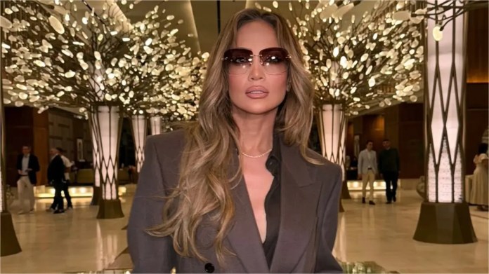 ‘She Is Trying Too Hard’: Resurfaced Video of Jennifer Lopez’s ‘Cringe’ Performance In Resurfaced Clip Has Fans Saying ‘She Wants Attention So Bad’