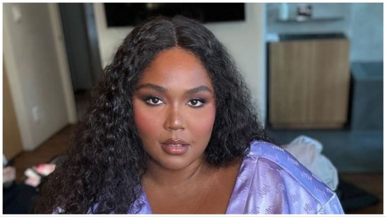 ‘OMG … That Gurl ATE Lizzo’: Lizzo’s Surprising Way of Showing Off Her Weight Transformation Has Fans Stunned by Just How Far She’s Come ‘OMG … That Gurl ATE Lizzo’: Lizzo’s Surprising Way of Showing Off Her Weight Transformation Has Fans Stunned by Just How Far She’s Come