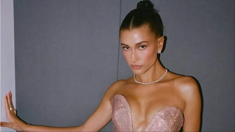 ‘Saggy’: Justin Bieber Fans Cover Their Eyes as Hailey Pushes the Limit with New Photo ‘Saggy’: Justin Bieber Fans Cover Their Eyes as Hailey Pushes the Limit with New Photo