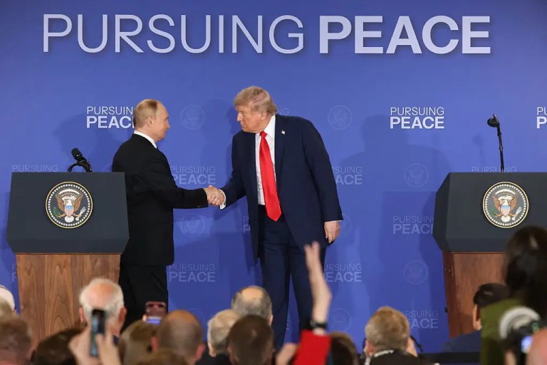‘Is He Just the Dumbest President We Ever Had?’: Trump’s Alaska Blunder Had Social Media Howling, But His Putin Flip-Flop Was Even Worse ‘Is He Just the Dumbest President We Ever Had?’: Trump’s Alaska Blunder Had Social Media Howling, But His Putin Flip-Flop Was Even Worse