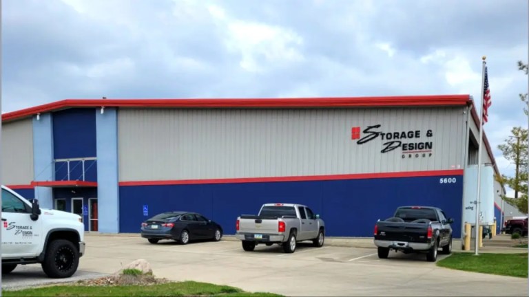 ‘A Bunch of Monkeys’: White Manager Harassed Black Worker at Iowa Storage Company, Told Him His Locs Looked Like ‘Worms.’ Now Company Must Pay ‘A Bunch of Monkeys’: White Manager Harassed Black Worker at Iowa Storage Company, Told Him His Locs Looked Like ‘Worms.’ Now Company Must Pay