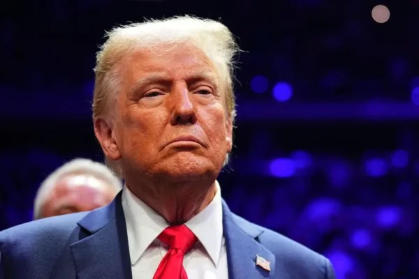 ‘Read it Right Now’: Donald Trump’s Bizarre Reply When Asked to Read a Letter Aloud Leaves Viewers In Stitches ‘Read it Right Now’: Donald Trump’s Bizarre Reply When Asked to Read a Letter Aloud Leaves Viewers In Stitches