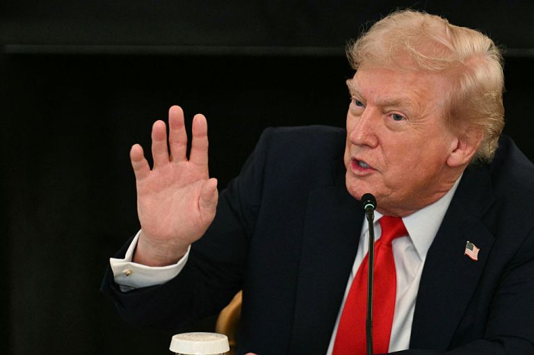 ‘Second Time Today’: Heads Will Roll After Trump Is Humiliated Again Weeks After His Escalator and Teleprompter Were ‘Sabotaged’ ‘Second Time Today’: Heads Will Roll After Trump Is Humiliated Again Weeks After His Escalator and Teleprompter Were ‘Sabotaged’
