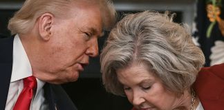 ‘Who’s That in the Bathroom?’: Susie Wiles Torches Trump’s Cabinet, but the Photos Trigger a Very Different Reaction Once People Start Zooming In